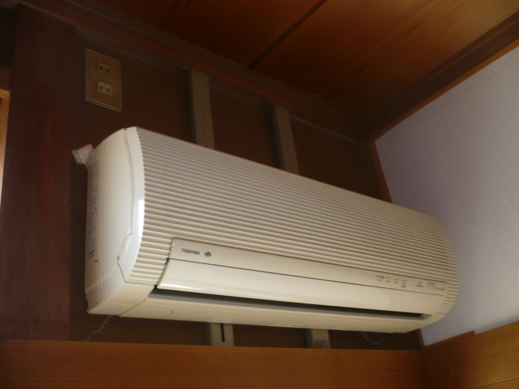 エアコン交換ビフォー写真