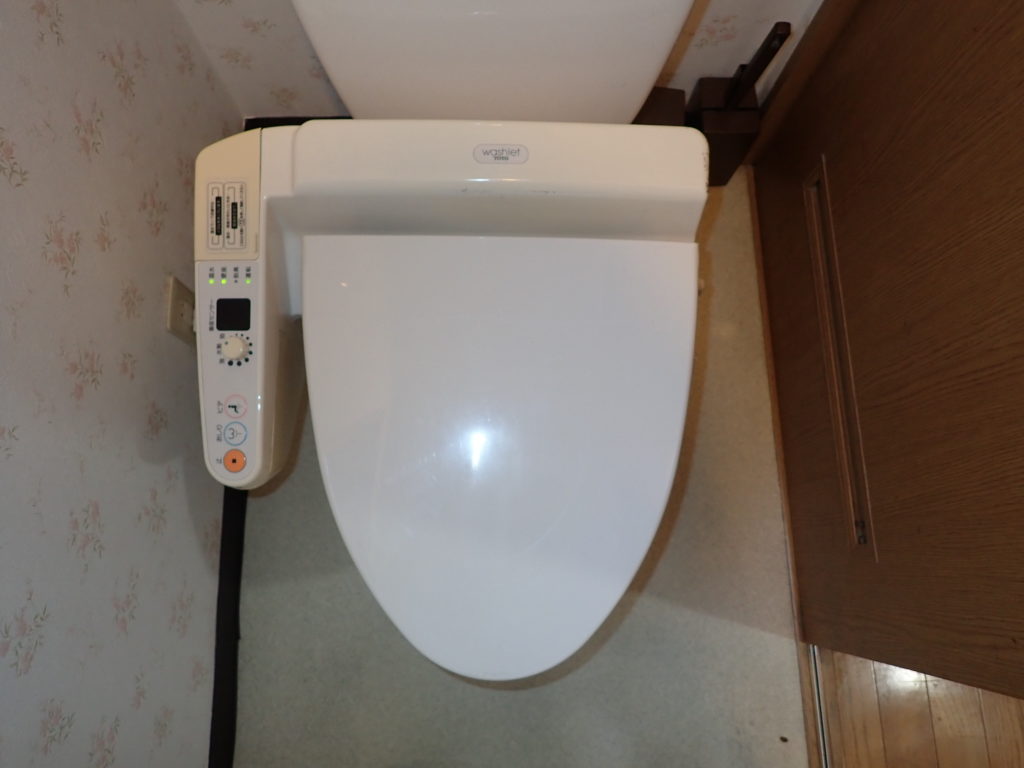 トイレ交換ビフォー写真