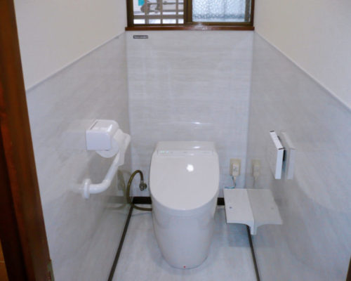 古いトイレを汚れが付きにくいトイレに交換【施工事例43】