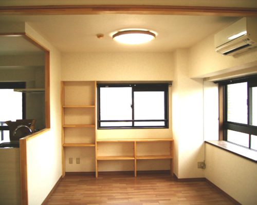閉鎖的で暗かったLDK、トイレを広々空間にリノベーション【施工事例88】